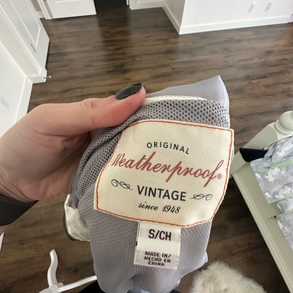 Weatherproof jacket - Picture 5 of 5